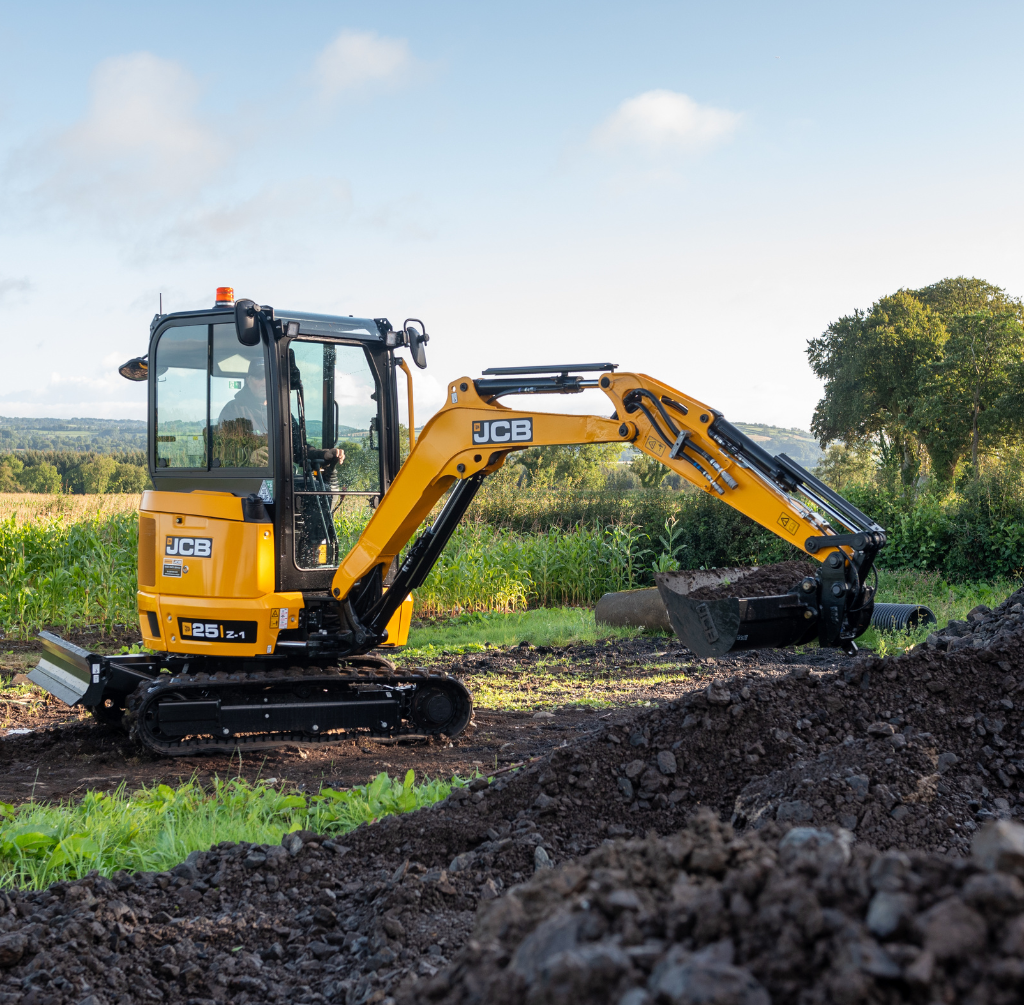 JCB kesäkauden minikaivinkonetarjous