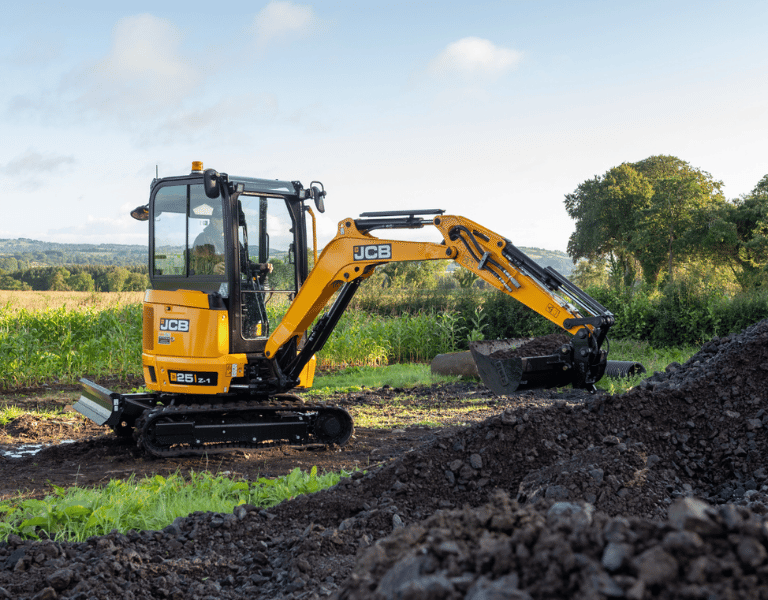 JCB kesäkauden minikaivinkonetarjous